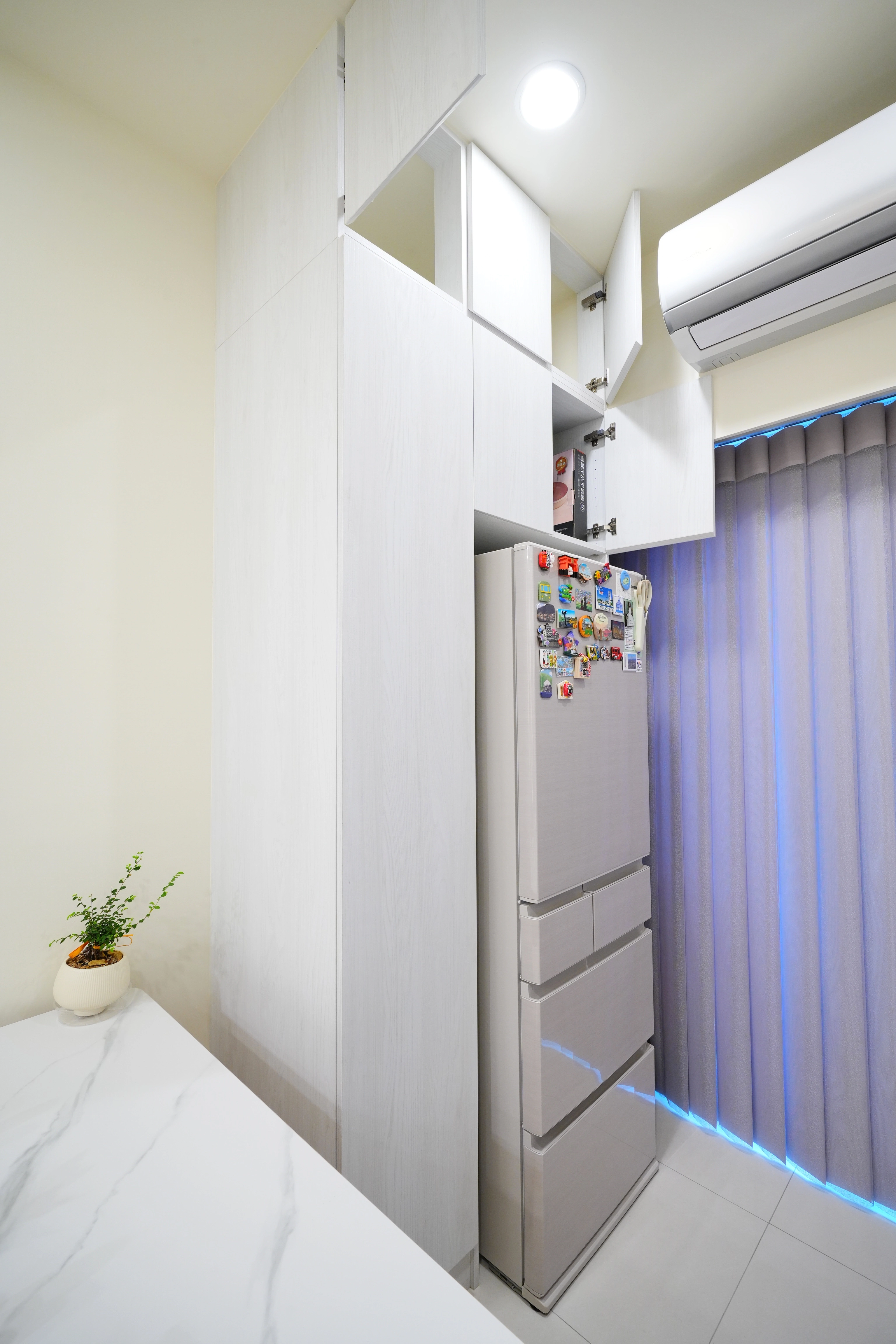 巧串客房儲藏室，極大化收納。德盈專精九份子及台南北歐風，實現質感家園。