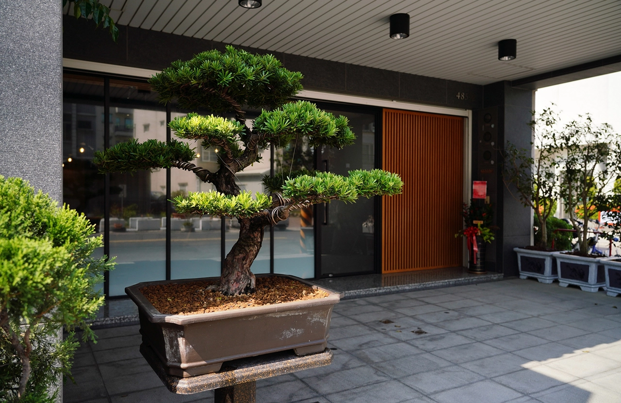 德盈台南室內設計推薦： 職人把關施工細節，落實美學想像。