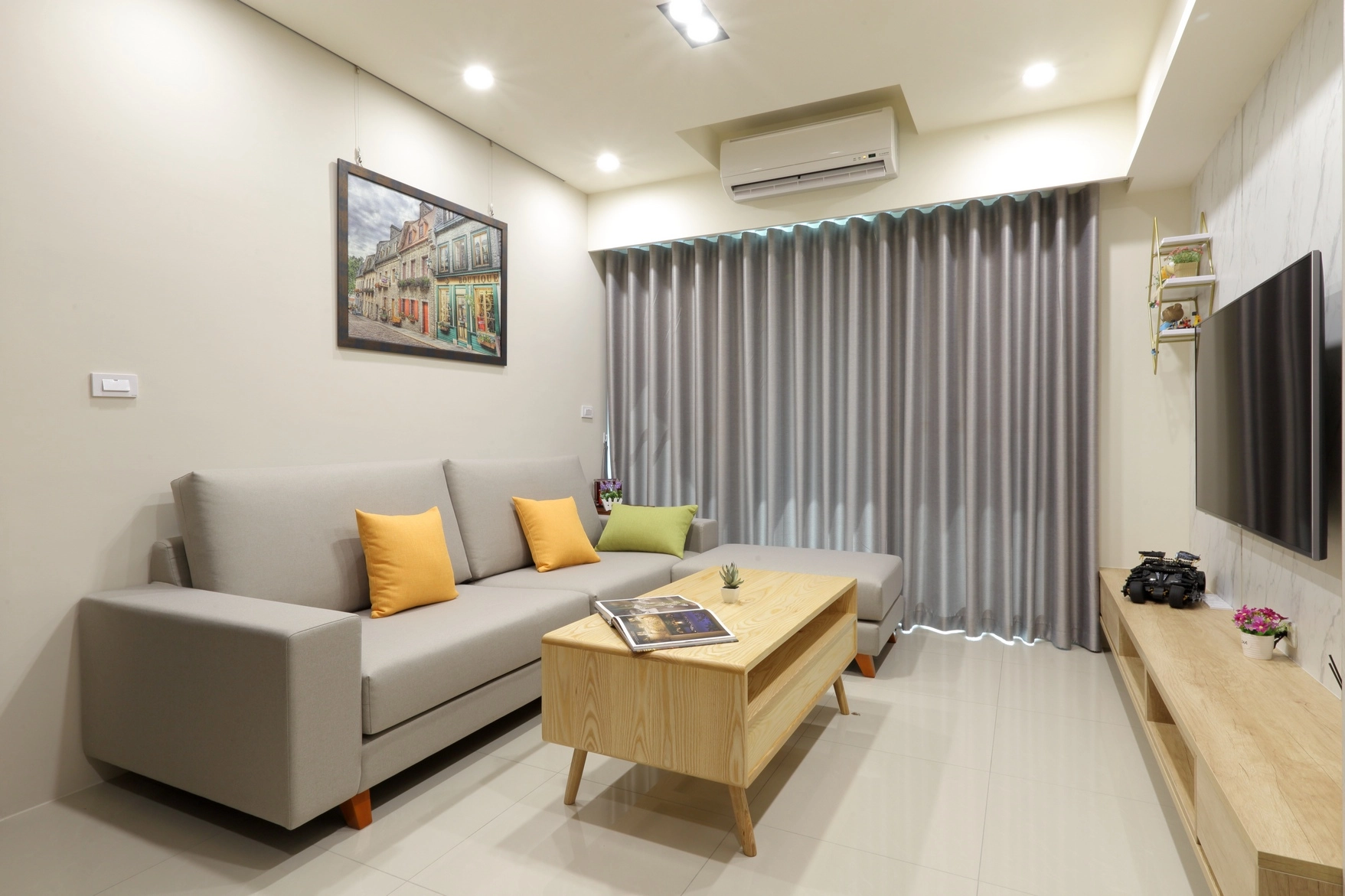 客餐廳通透格局規劃: 簡潔線條延伸視覺,打造清爽開闊感。