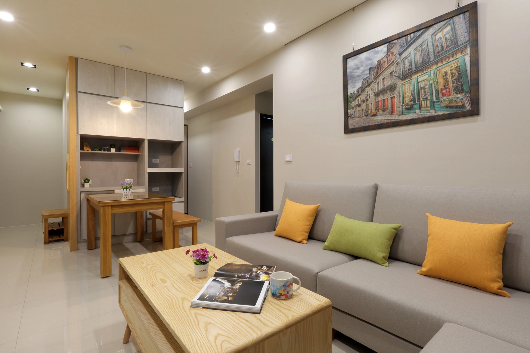 餐廳系統電器收納櫃: 整合廚房家電需求,提升居家實用機能。