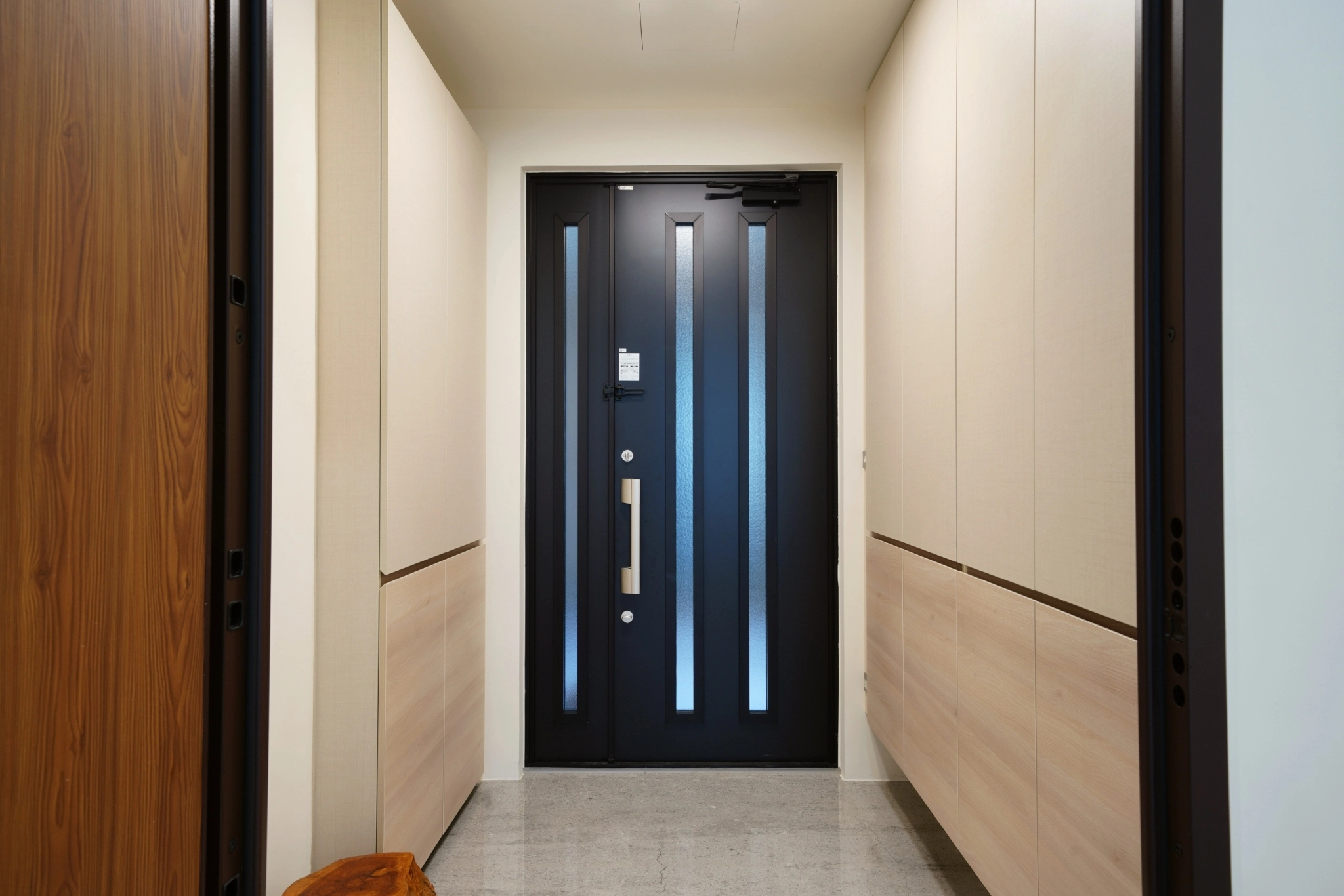 德盈室內設計,高品質系統家具,木質清新,打造舒適便利的居所。