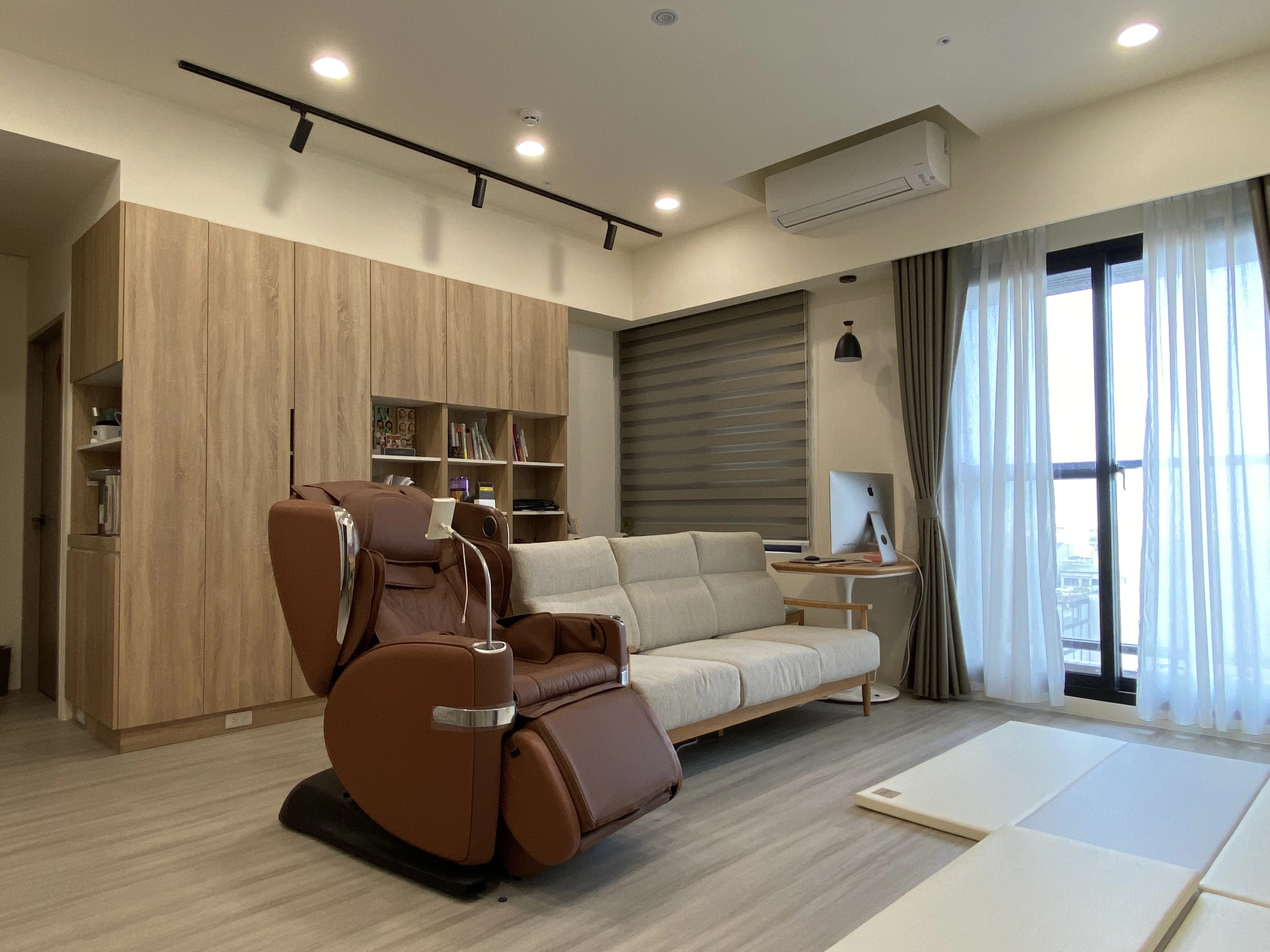 開放式客餐廳動線:方便家長照看孩子,建構安心育嬰空間。