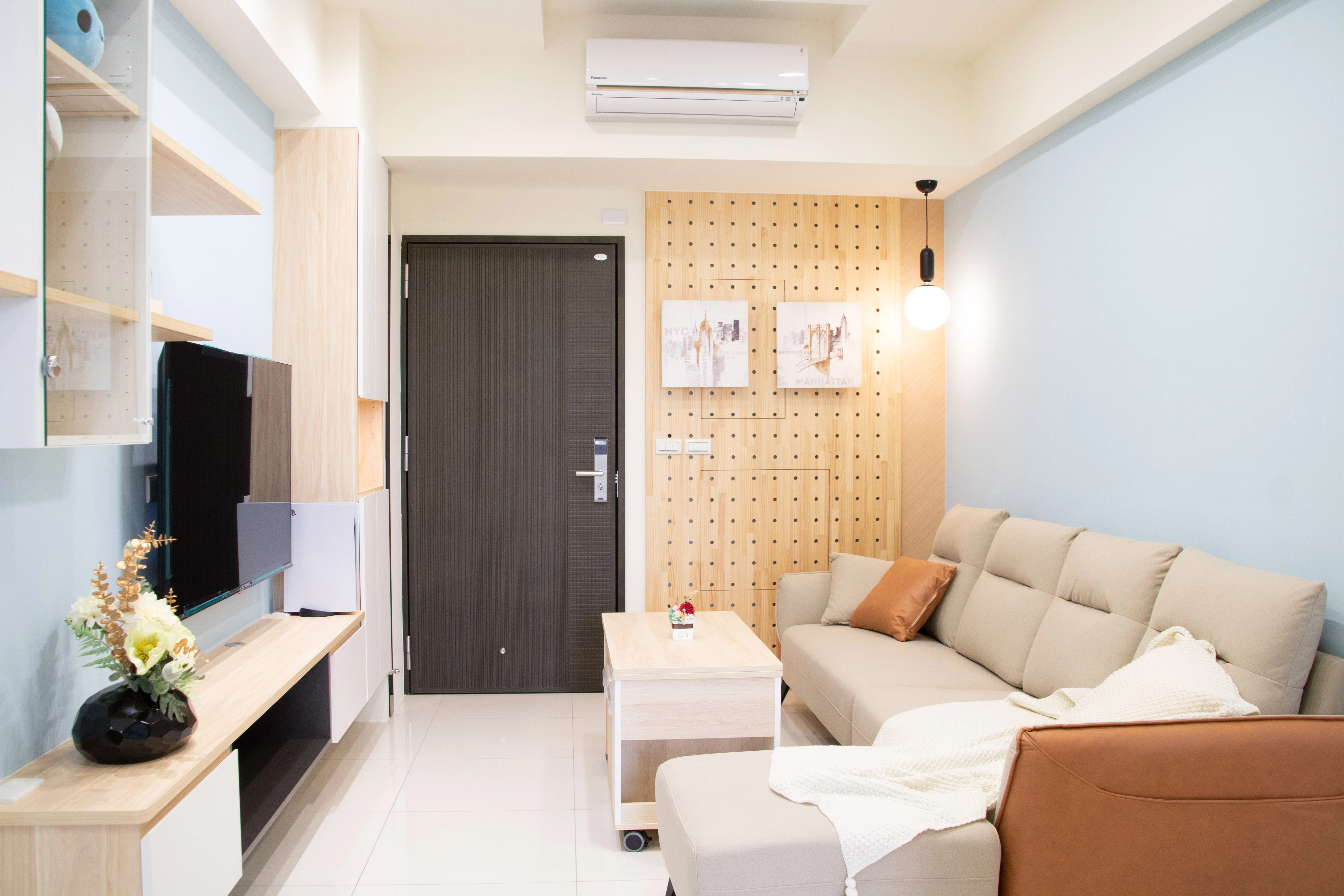 南科之星夏日清爽風: 德盈將藍白與木質融入室內設計,營造海風輕拂的愜意。