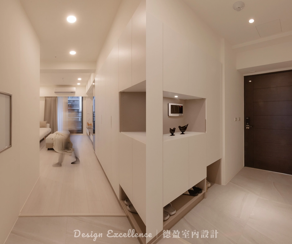 奶咖色系客廳設計，直鋪超耐磨木地板搭配暖調系統收納高櫃。