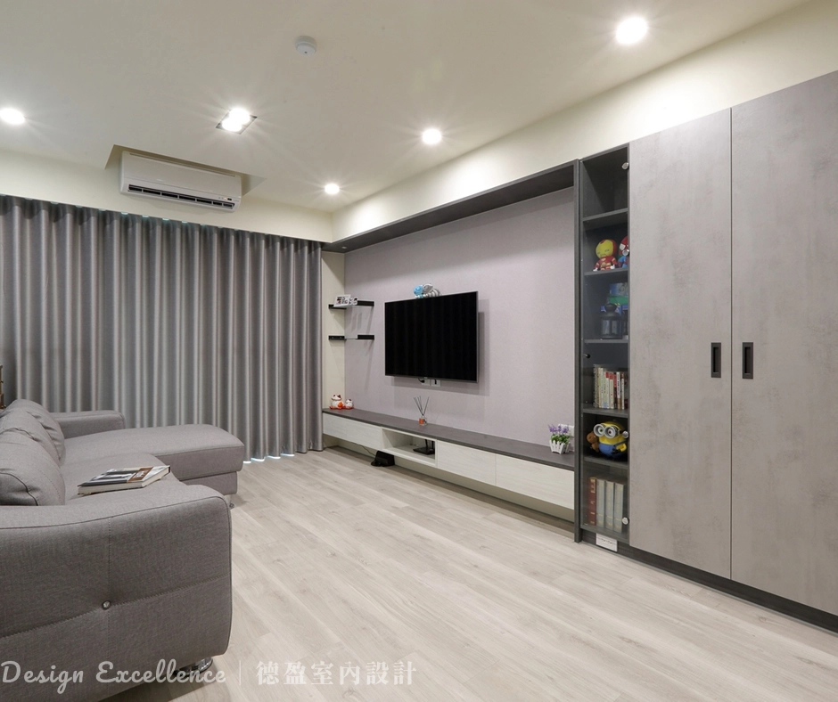 德盈免收丈量與設計費,設計師全程監工並提供系統櫃五金保固。