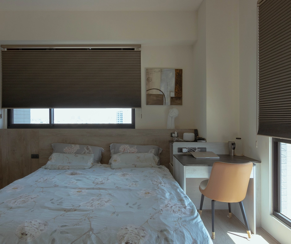 系統書桌組規劃:一體成型設計滿足居家辦公需求,空間利用極致化。