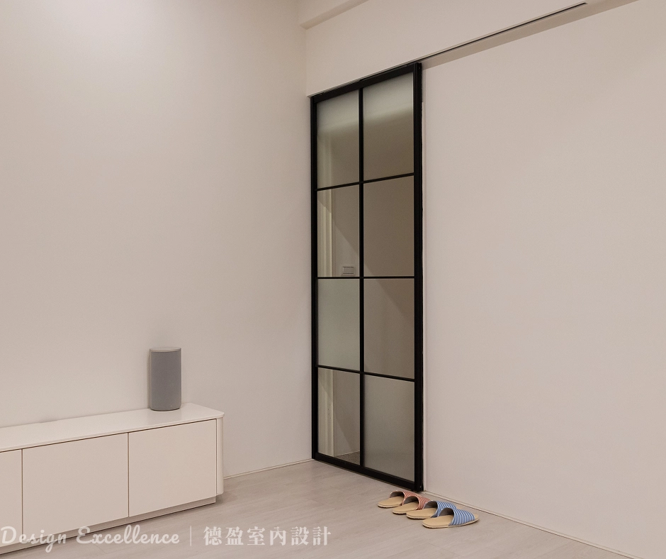 「鋁框推拉門」搭配「冰柱玻璃」