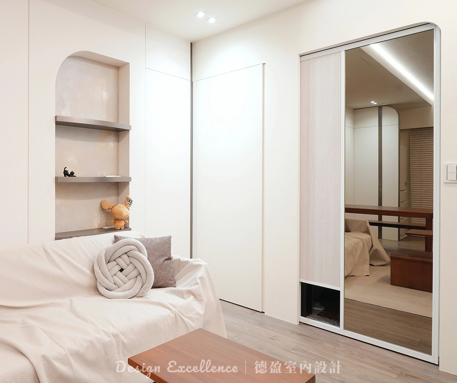 打造全齡友善的零障礙動線,推行輪椅或學步車不再擔心被軌道絆倒。