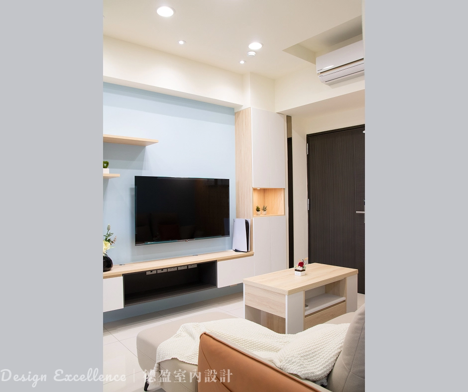 針對客廳,我們規劃了系統電視懸吊櫃