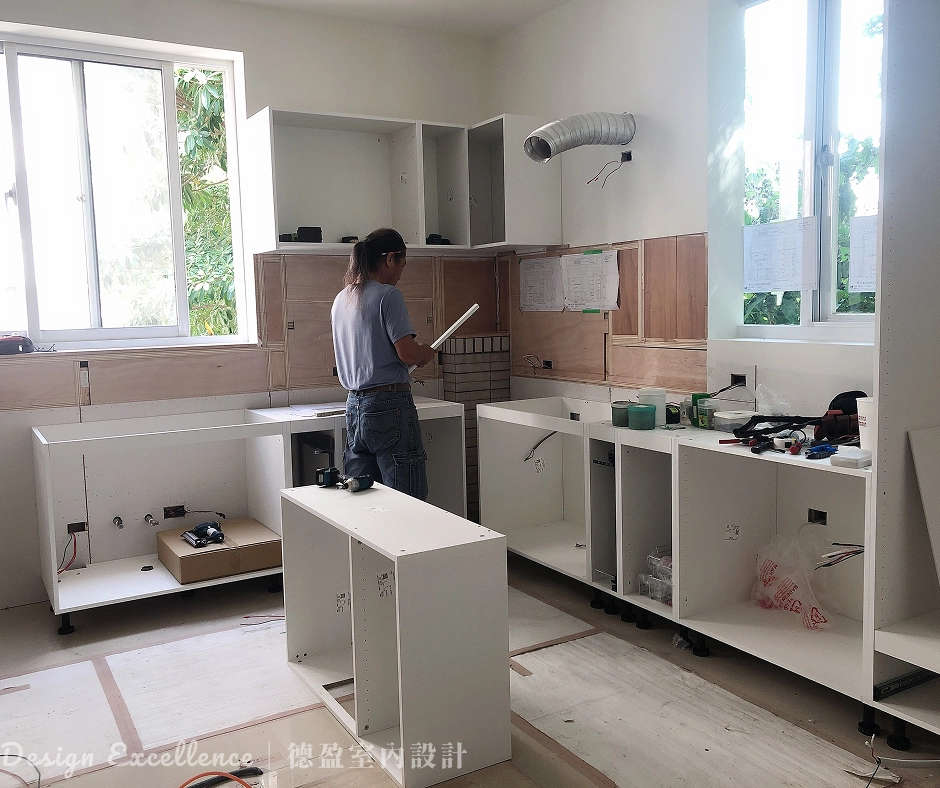 廚房轉角懸吊櫃施工