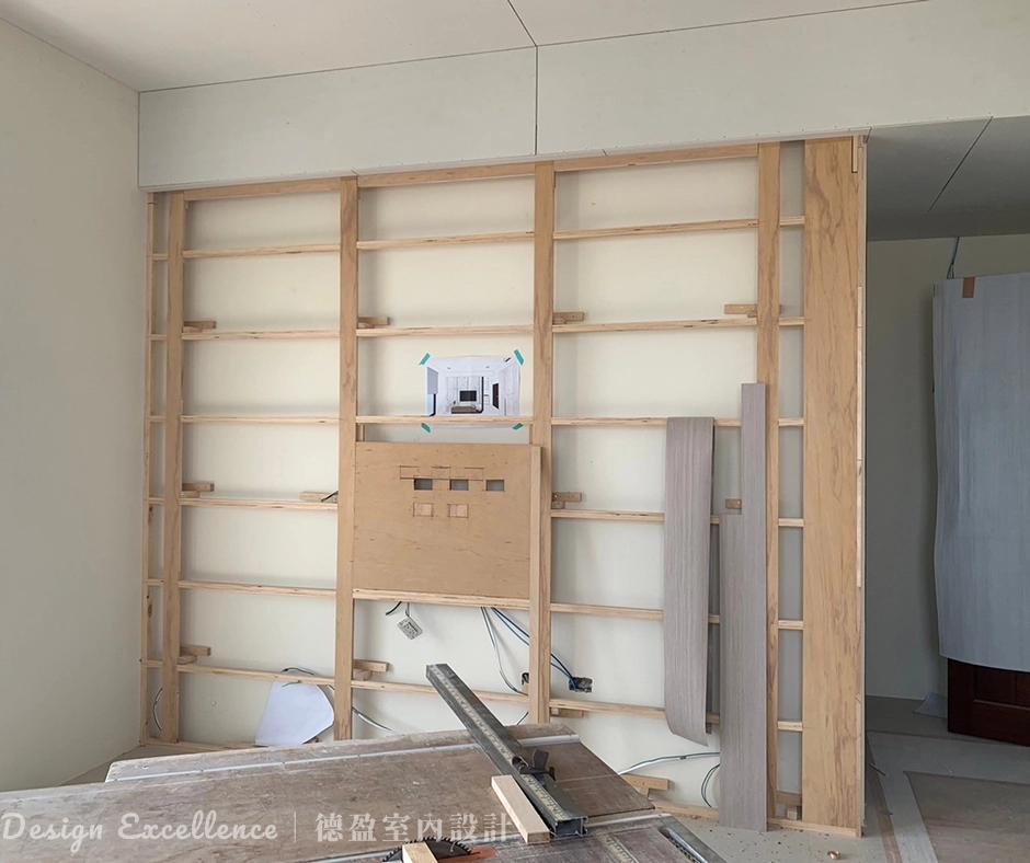 電視主牆木作打底