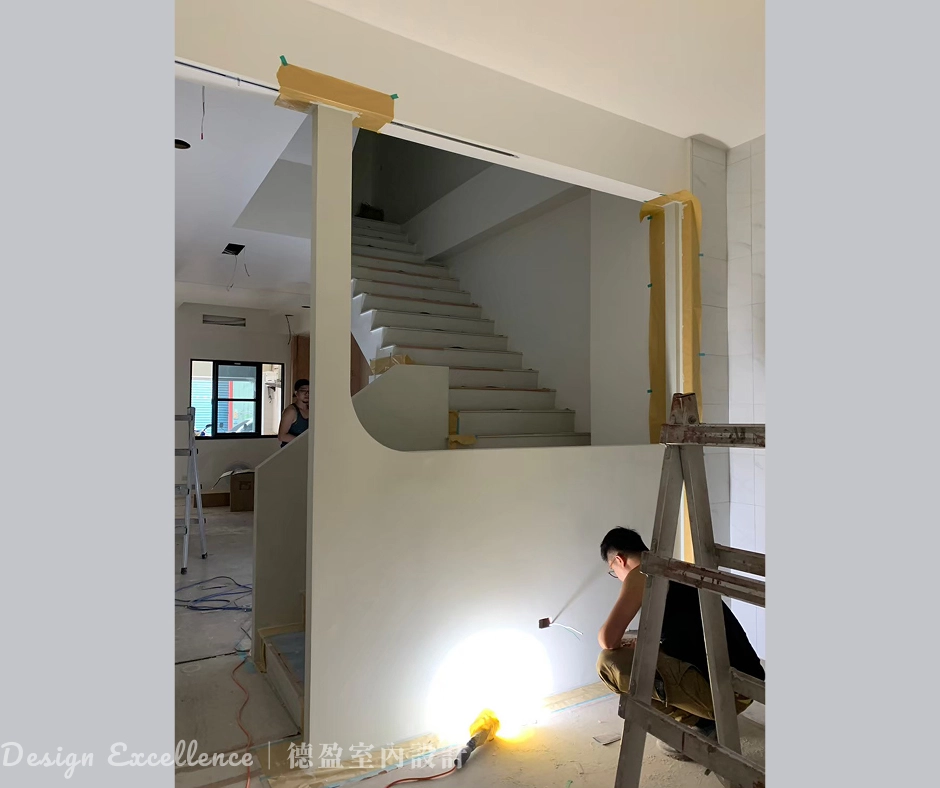 餐廳 L 型木作半牆施工