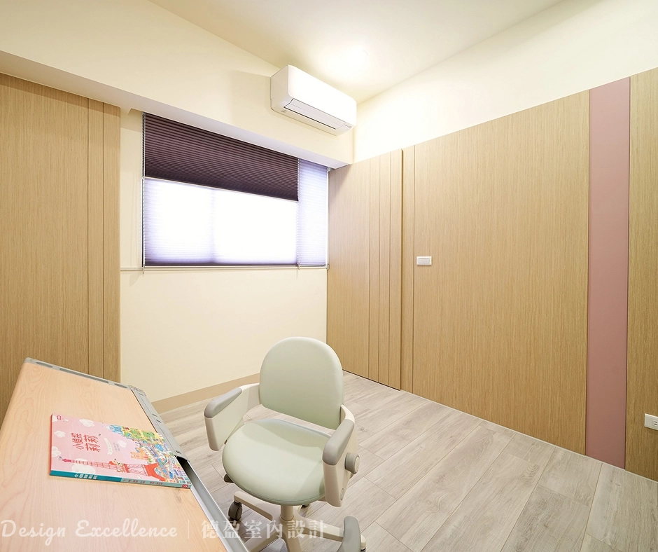 廁所隱藏門完工