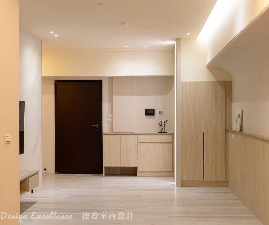 玄關木作修弧設計