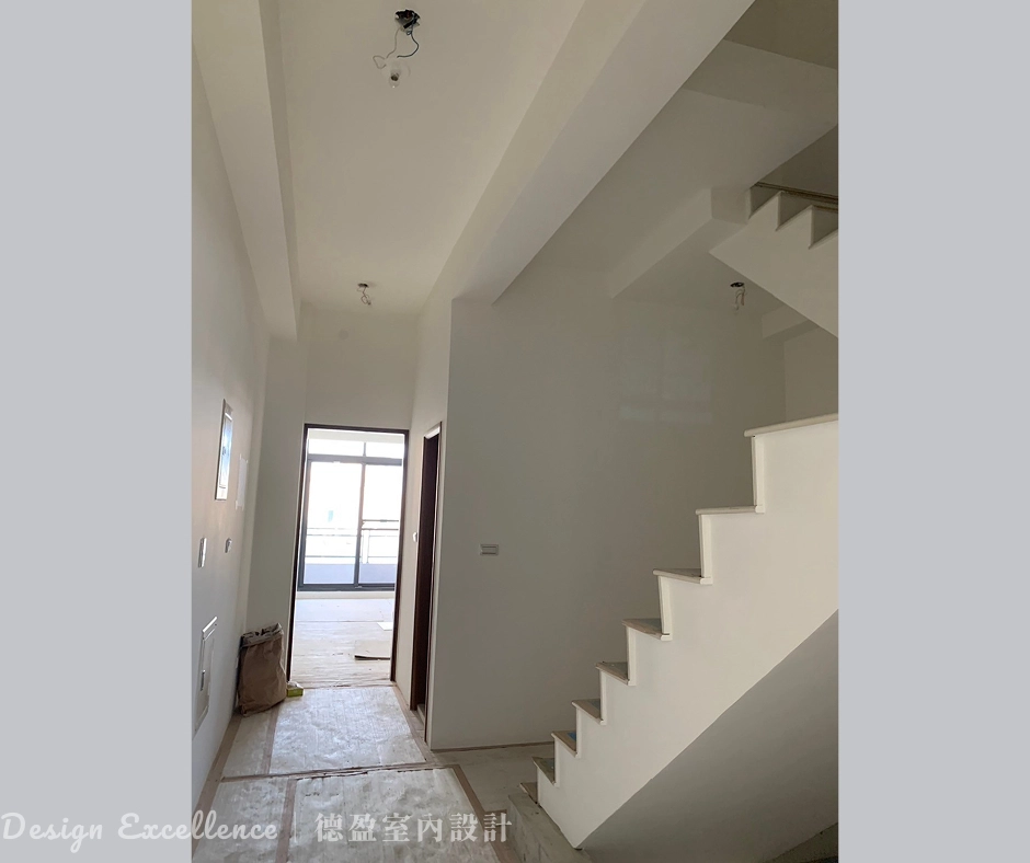 2F 走道木作樓梯牆施工