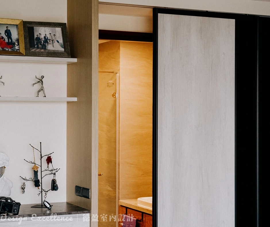 廁所外系統收納櫃