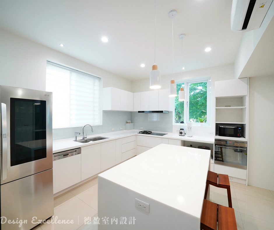 廚房轉角懸吊櫃完工