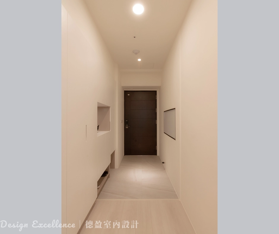 玄關系統櫃與隔間牆