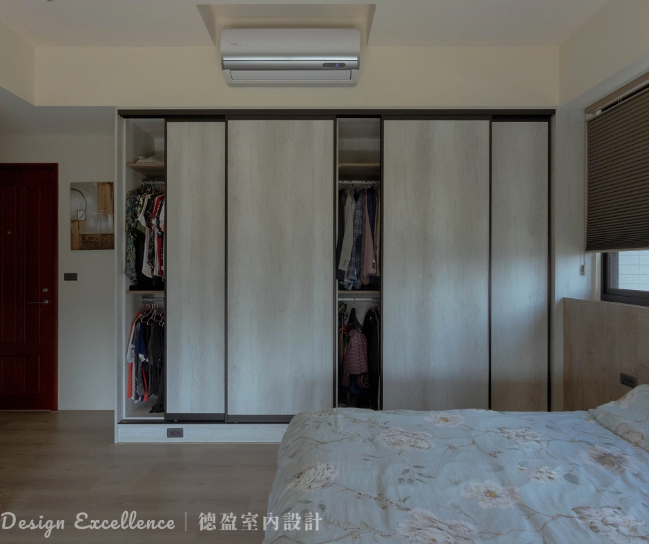 主臥室推拉門衣櫃
