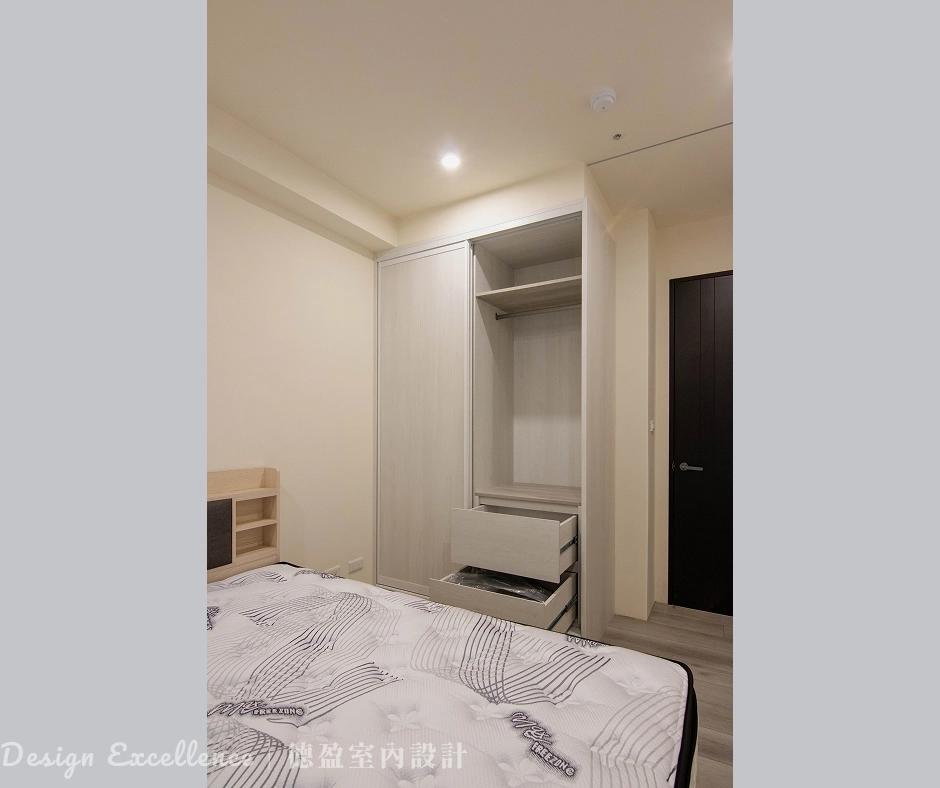 系統推拉門衣櫃