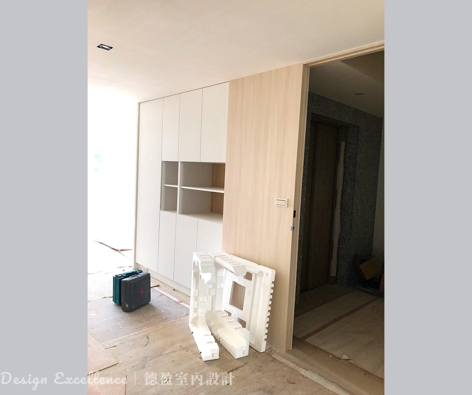 走廊系統開門收納櫃施工